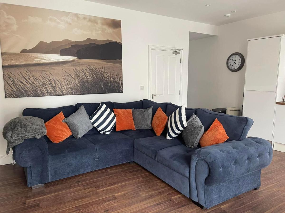 Harcourt Place Apartment