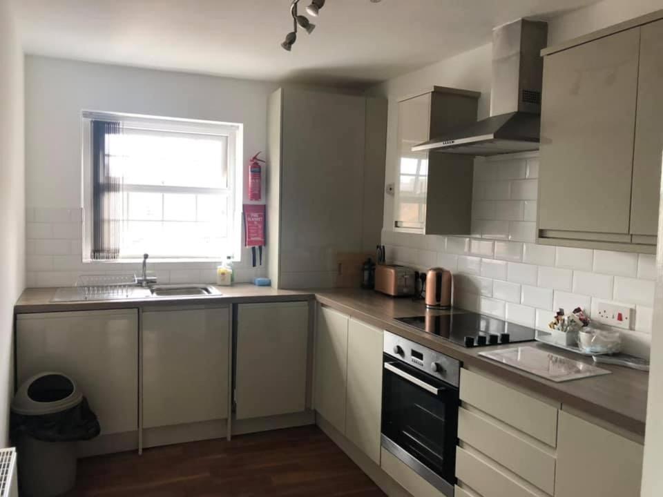 Harcourt Place Apartment *