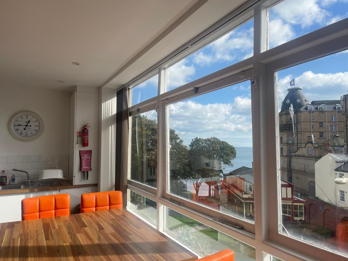 Harcourt Place Apartment *